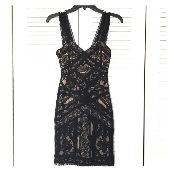 Nicole Miller lace Dress - Picture 2 of 7